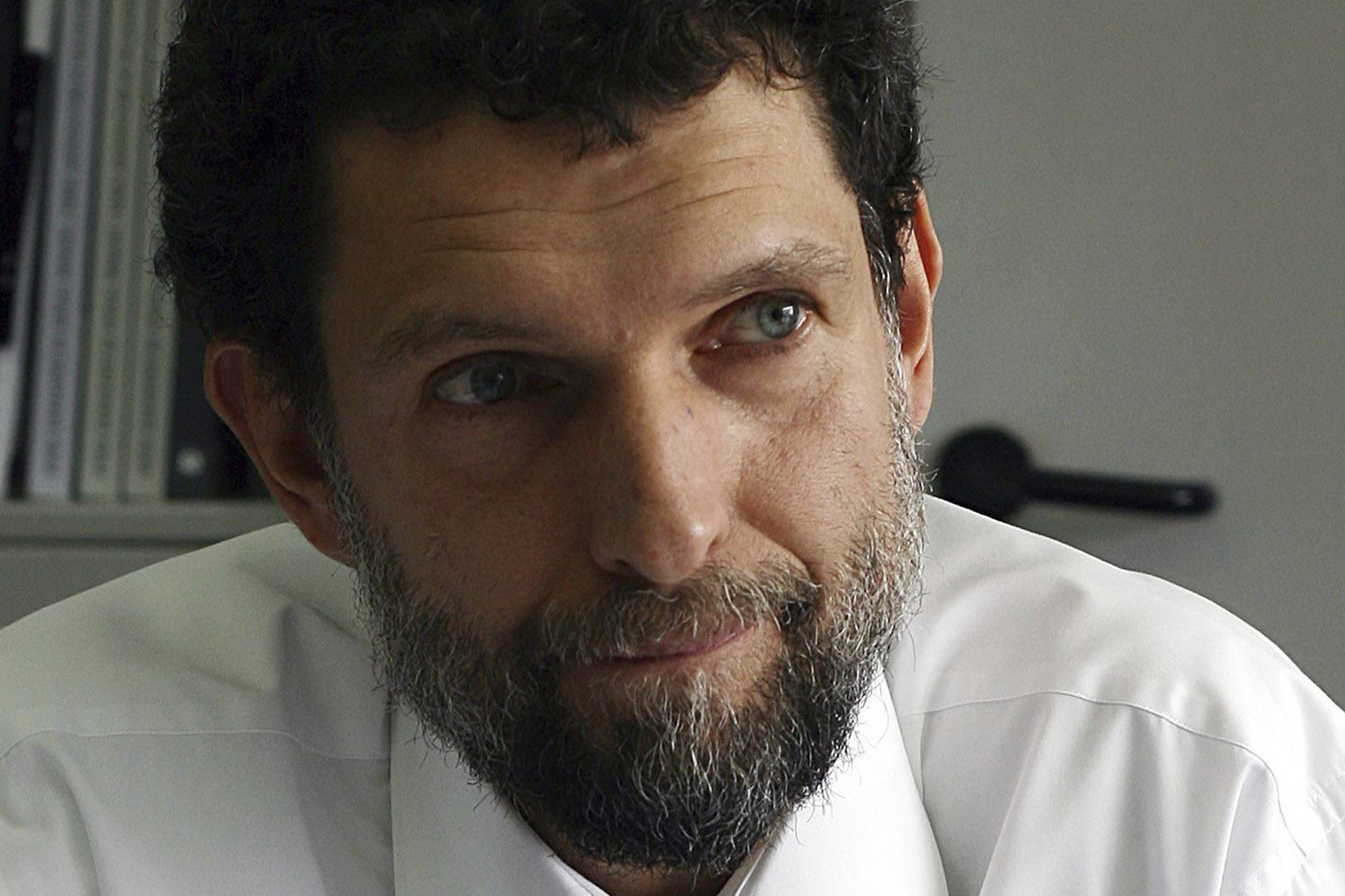 Το Ευρωπαϊκό Δικαστήριο Δικαιωμάτων του Ανθρώπου ζητά από την Τουρκία την απελευθέρωση του Οσμάν Καβαλά