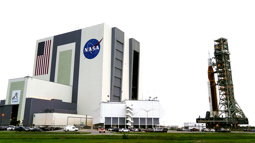 Πύραυλος της SpaceX σε τροχιά σύγκρουσης με τη Σελήνη