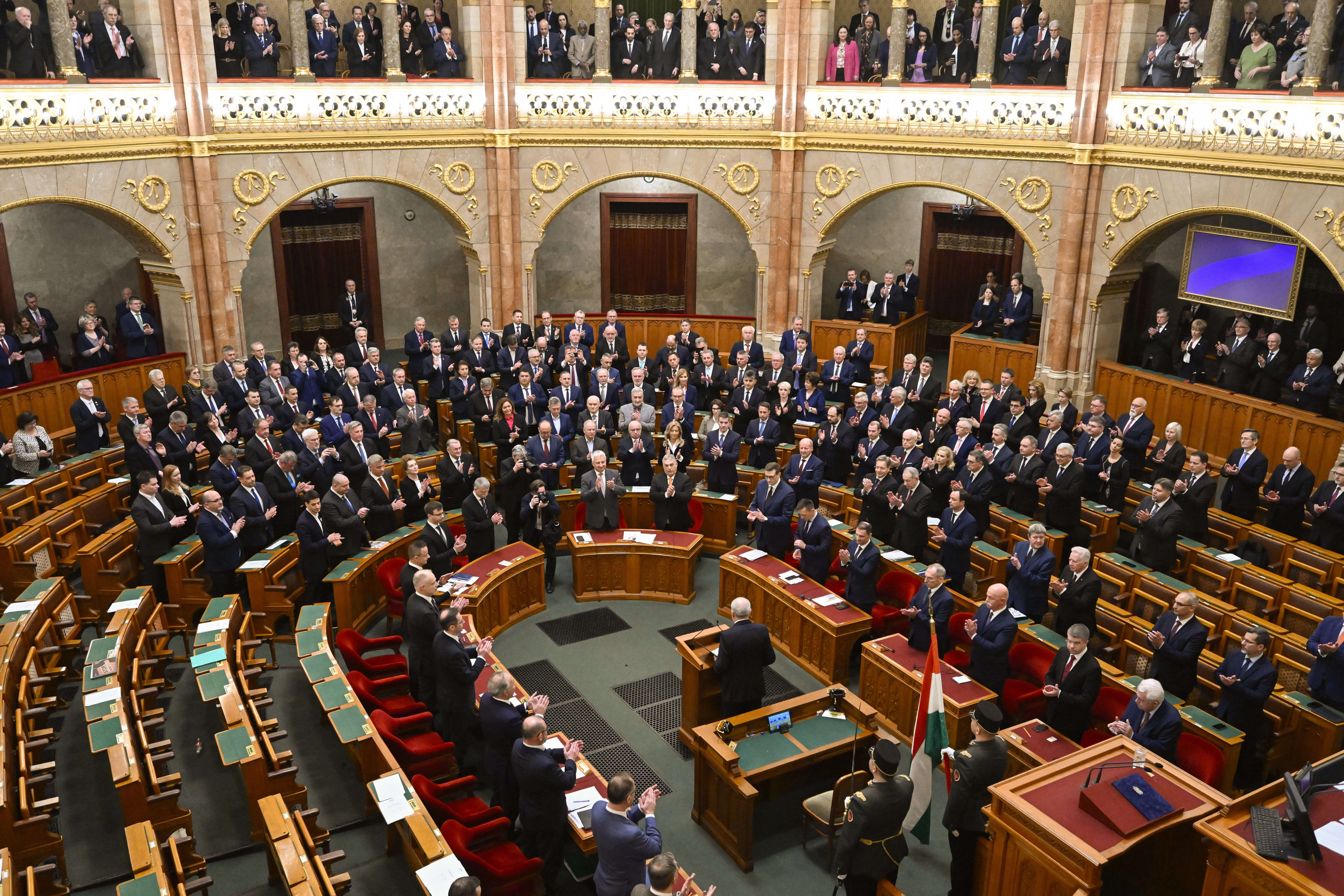 Ουγγαρία: Η Βουλή εξέλεξε πρόεδρο της χώρας τον Άντρας Μπάκα, πρώην επικεφαλής του Ανωτάτου Δικαστηρίου