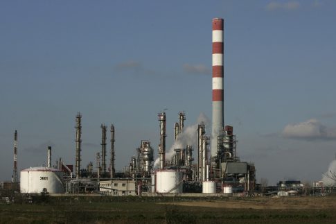 Γλυκά Νερά: Πυρκαγιά σε χώρο στάθμευσης κατοικίας στο Φούρεσι