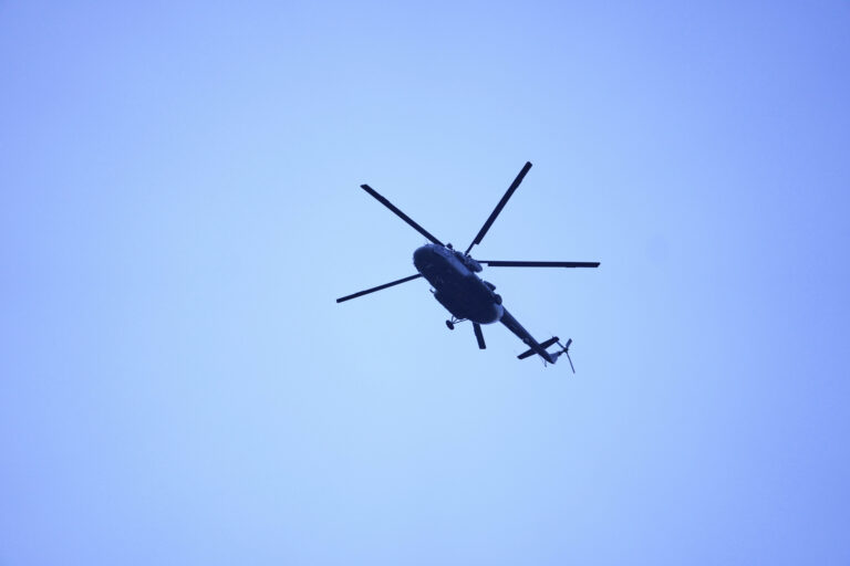 Αναγκαστική προσγείωση ελικοπτέρου στον Χάρακα – Αίσιο τέλος για τους πέντε επιβαίνοντες