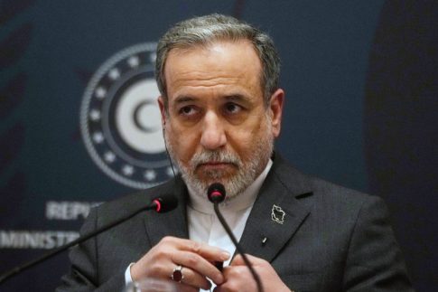 Υπό μερικό έλεγχο η φωτιά στο Βελεστίνο – Παραμένουν στο σημείο ισχυρές δυνάμεις της Πυροσβεστικής