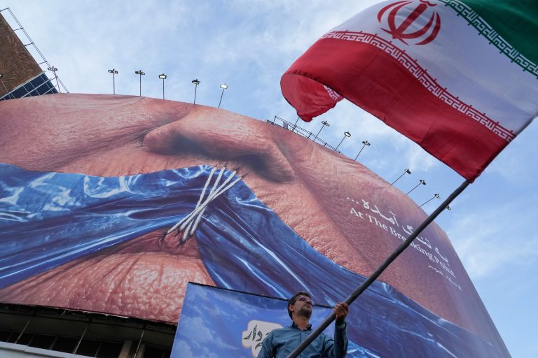 Οι ΗΠΑ βλέπουν συμφωνία ακόμη και σήμερα για τα Στενά του Ορμούζ