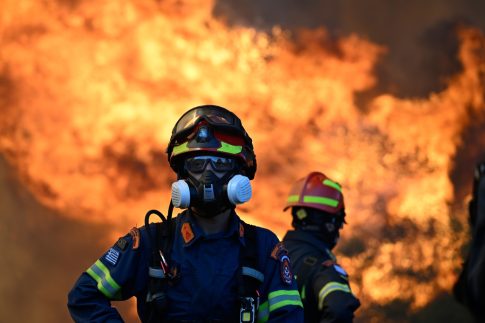 Ψάθα: Το σύστημα Αntinero έσωσε σημαντικό τμήμα δάσους – Συνεχίζεται η μάχη για τις διάσπαρτες εστίες