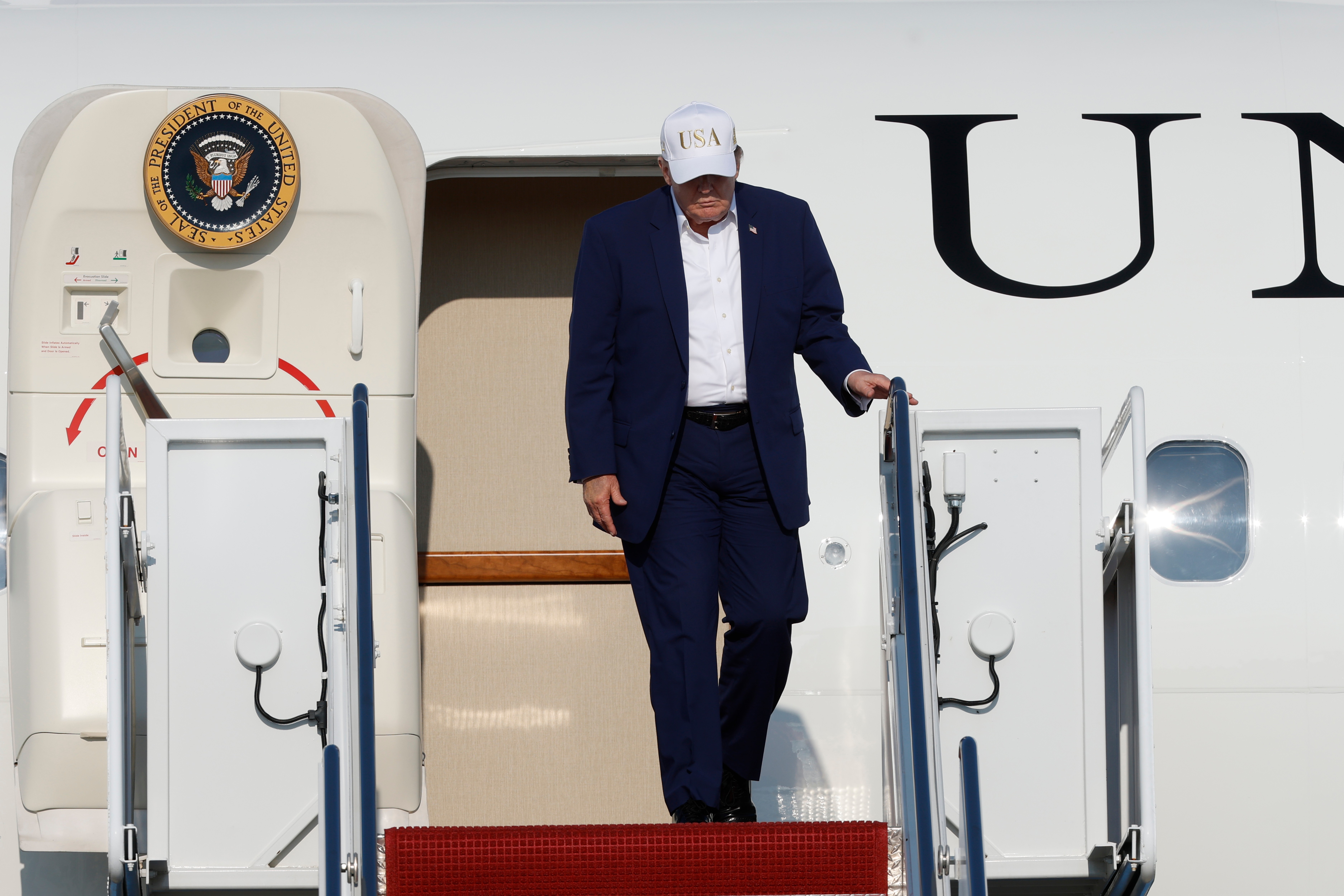 Washington Post: Απειλή από το Ιράν ανάγκασε τον Τραμπ να αλλάξει αεροπλάνο στην Τουρκία
