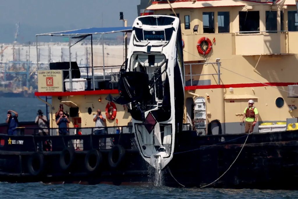 Νέα Υόρκη: Χωρίς άδεια το ταχύπλοο που ανατράπηκε κοντά στο Άγαλμα της Ελευθερίας με θύματα μητέρα και βρέφος