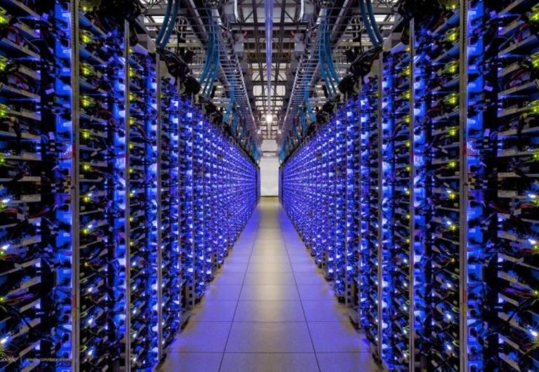 Β. Βασιλόπουλος: Τα data centers καταναλώνουν 500ml νερό για κάθε ερώτηση σε AI