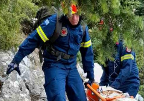 Σύρος-Τήνος-Μύκονος <br>Το κρασί της γραμμής