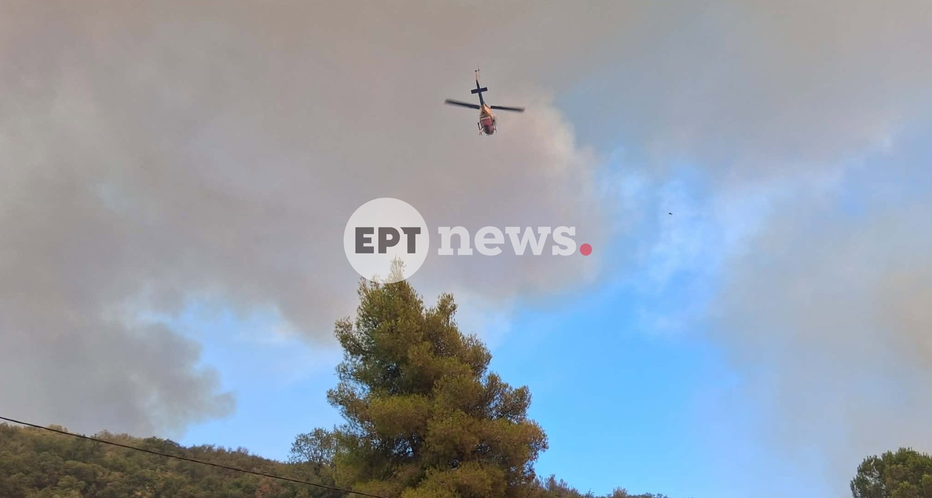 Ανεξέλεγκτη η φωτιά στη Φωκίδα: Στις αυλές των σπιτιών έφτασαν οι φλόγες – Μεγάλη η κινητοποίηση της Πυροσβεστικής