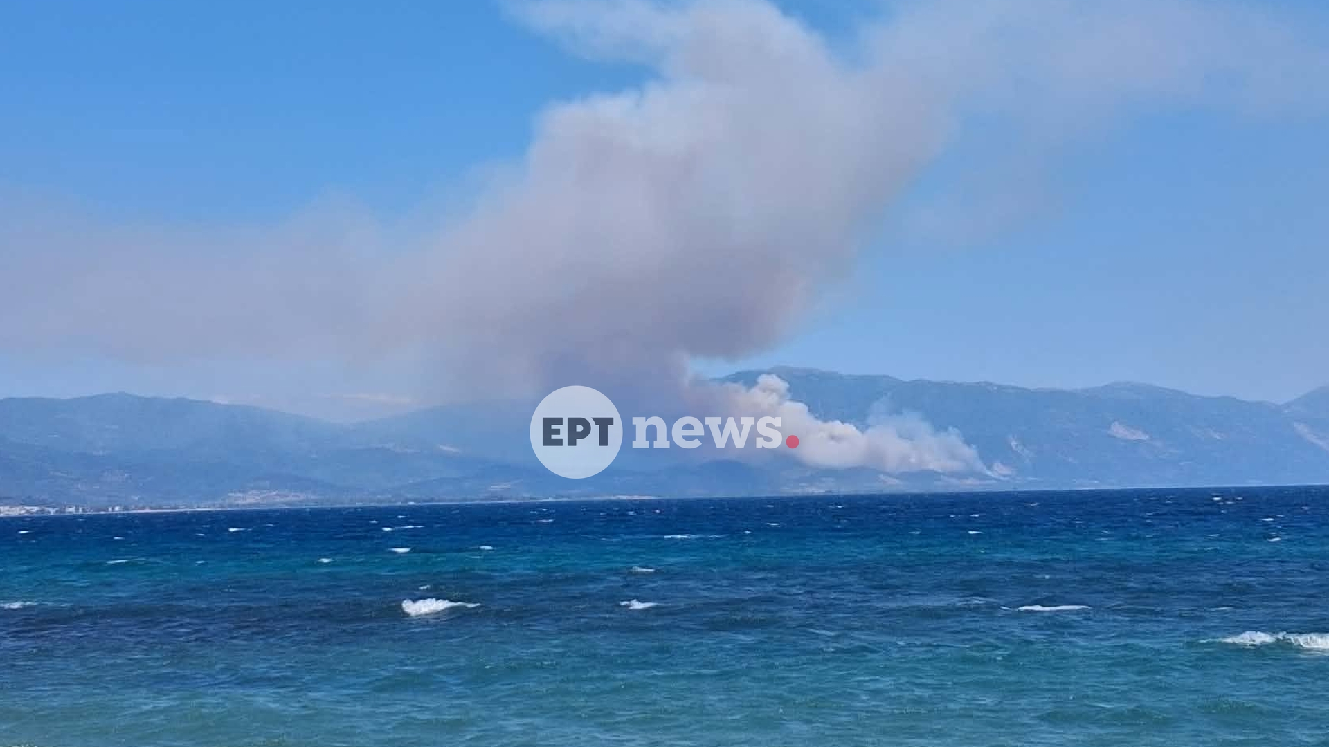 Φωτιά στο Σκάλωμα Φωκίδας: Μεγάλη κινητοποίηση της Πυροσβεστικής – Ήχησε το 112 για εκκένωση περιοχών προς Πευκάκι και Ευπάλιο