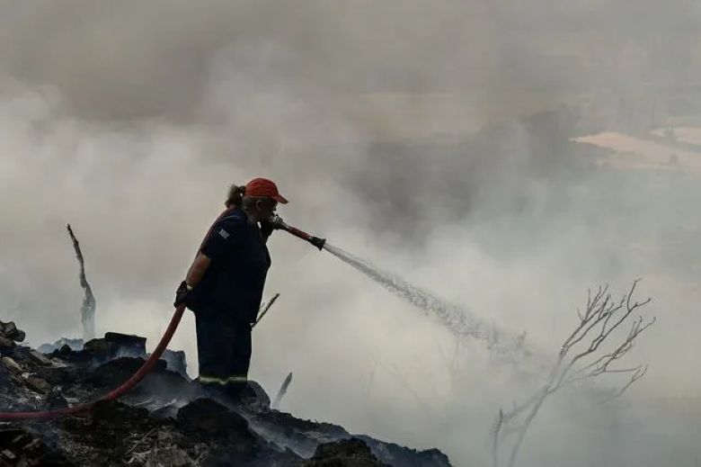 Σε κατάσταση συναγερμού σήμερα Κρήτη, Ρόδος και Κάρπαθος για ακραίο κίνδυνο πυρκαγιάς –  Στο «κίτρινο» πολλές περιοχές