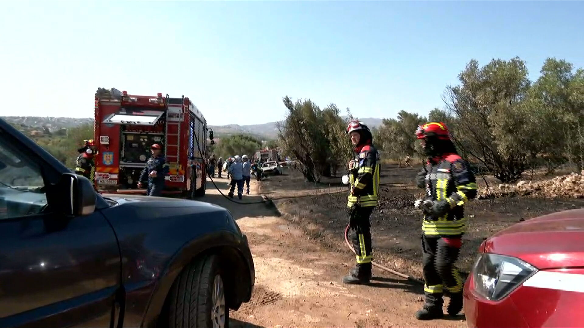 Πυρκαγιά στα Σπάτα Αττικής — Βρέθηκε νεκρός μέσα σε αυτοκίνητο