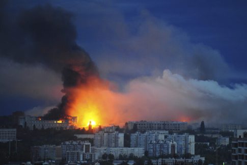 Σέρρες: Σοβαρά επεισόδια στη δομή Σιντικής – Πετροπόλεμος με αστυνομικούς και εκτεταμένες ζημιές