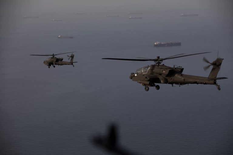 CENTCOM: Συνεχίζεται η διέλευση των πλοίων από τα Στενά του Ορμούζ παρά την ιρανική επιθετικότητα