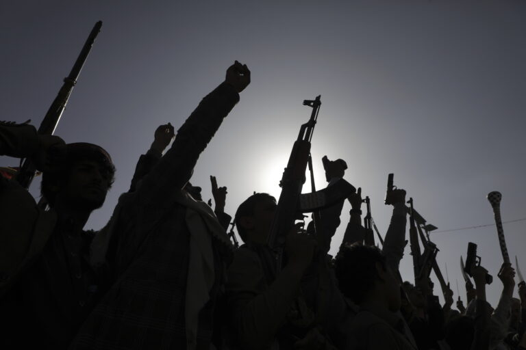 Υεμένη: Nέες πυραυλικές επιθέσεις των Χούθι στη  Μαρίμπ