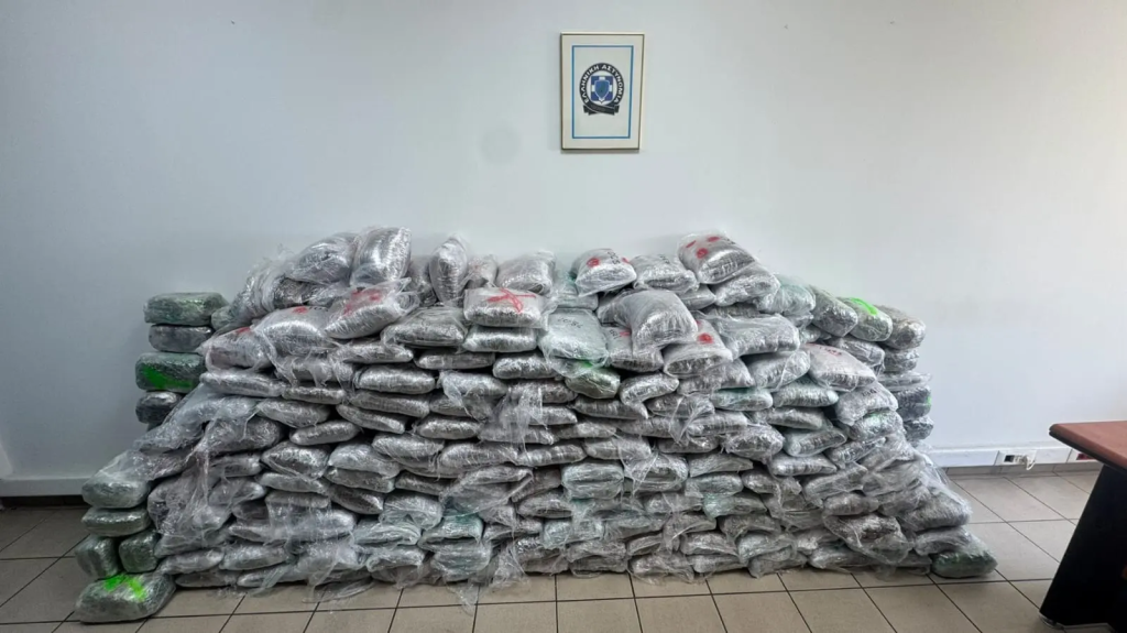Έκρυβαν 324 κιλά κάνναβης σε ανακυκλώσιμα υλικά – Θα έφταναν στην Τουρκία από την Αλβανία μέσω Ελλάδας