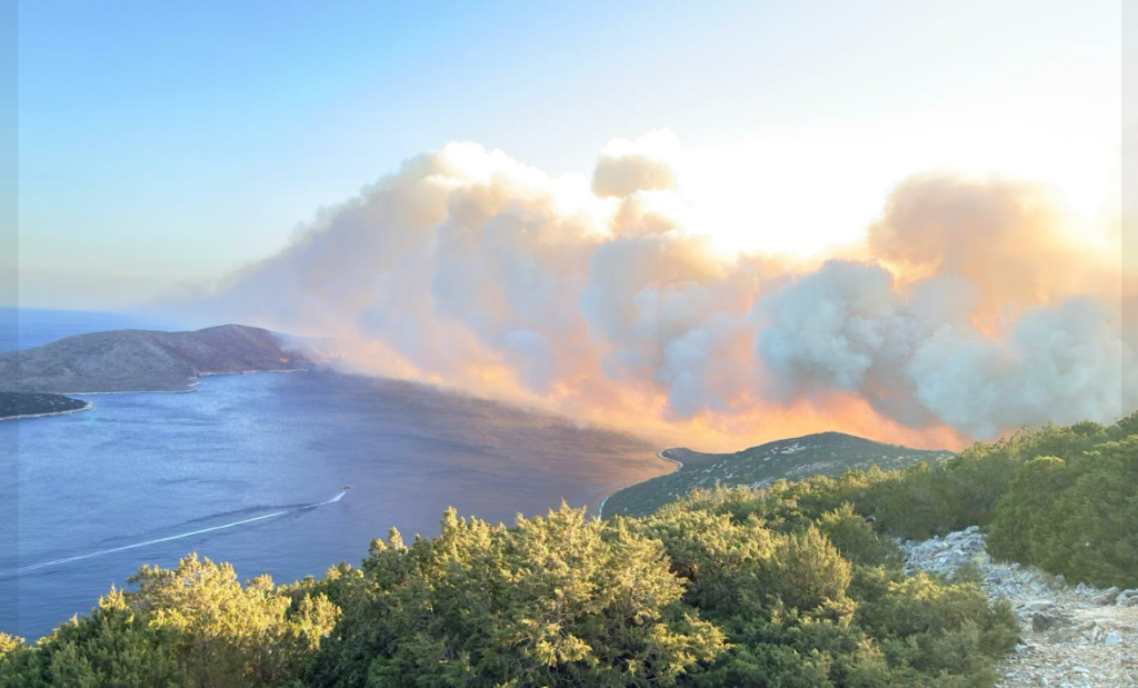 Η επόμενη ημέρα της μεγάλης πυρκαγιάς για την Σκύρο
