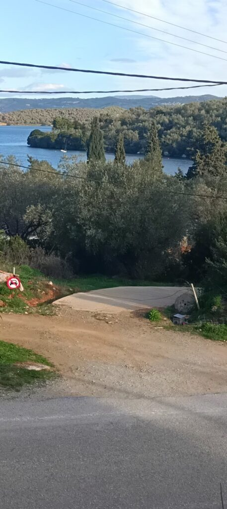 Πολίτες διεκδικούν να έχουν πρόσβαση στην παραλία Γλυφάδα του Δήμου Ν. Πηλίου