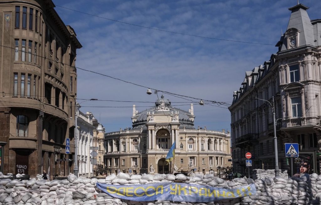 Charles Huang: Oδύσσεια 36 ωρών σε μια άλλη Οδησσό