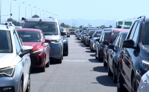 Χαλκιδική: Φωτιά σε αγκυροβολημένη θαλαμηγό στην περιοχή Λατούρα