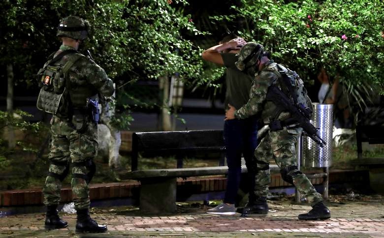 Κολομβία: Η κυβέρνηση ετοιμάζει σχέδιο νόμου για τον χαρακτηρισμό ένοπλων ομάδων ως «τρομοκρατικών» οργανώσεων