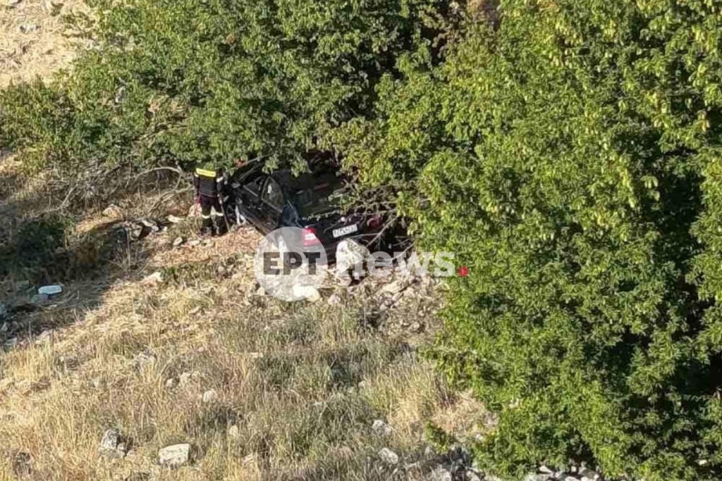 Κοζάνη: Αυτοκίνητο εξετράπη της πορείας του, από θαύμα γλίτωσαν οι επιβάτες του