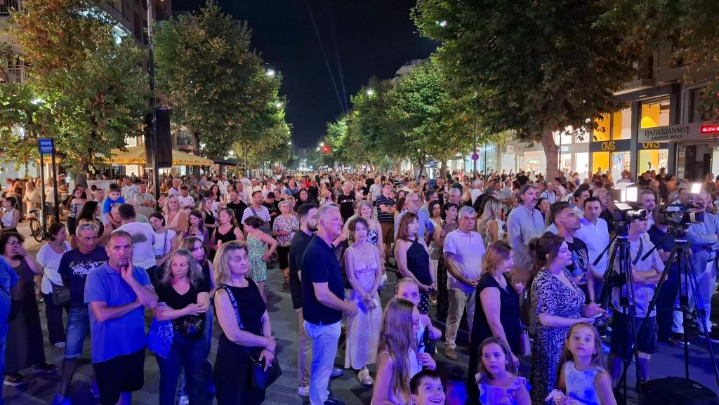 Αλεξανδρούπολη: 13η Λευκή Νύχτα – Κασαπίδης: «Οι επαγγελματίες ανοίγουν τα καταστήματά τους με ελπίδα, πείσμα και αξιοπρέπεια»