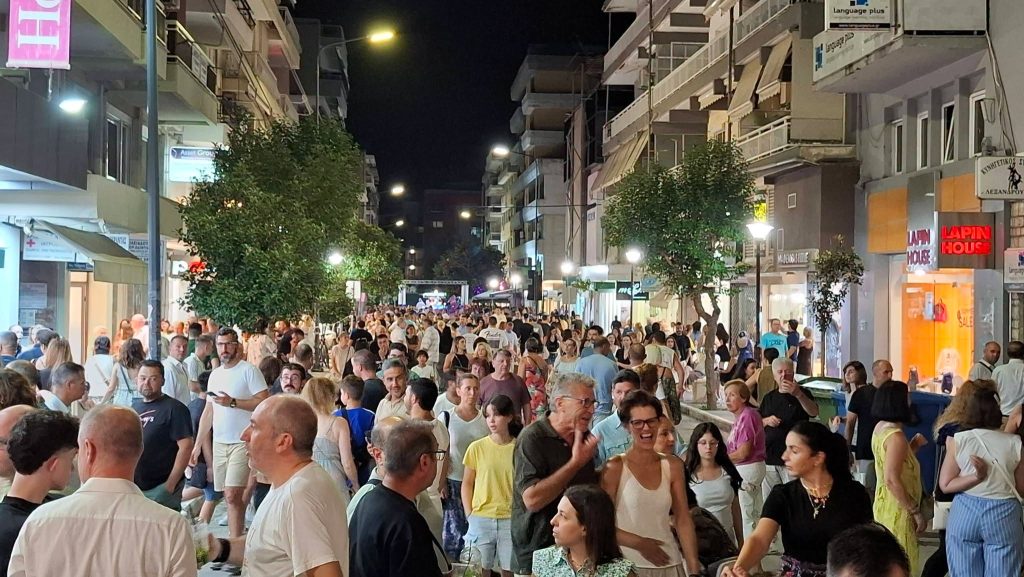 Αλεξανδρούπολη: 13η Λευκή Νύχτα – Κασαπίδης: «Οι επαγγελματίες ανοίγουν τα καταστήματά τους με ελπίδα, πείσμα και αξιοπρέπεια»