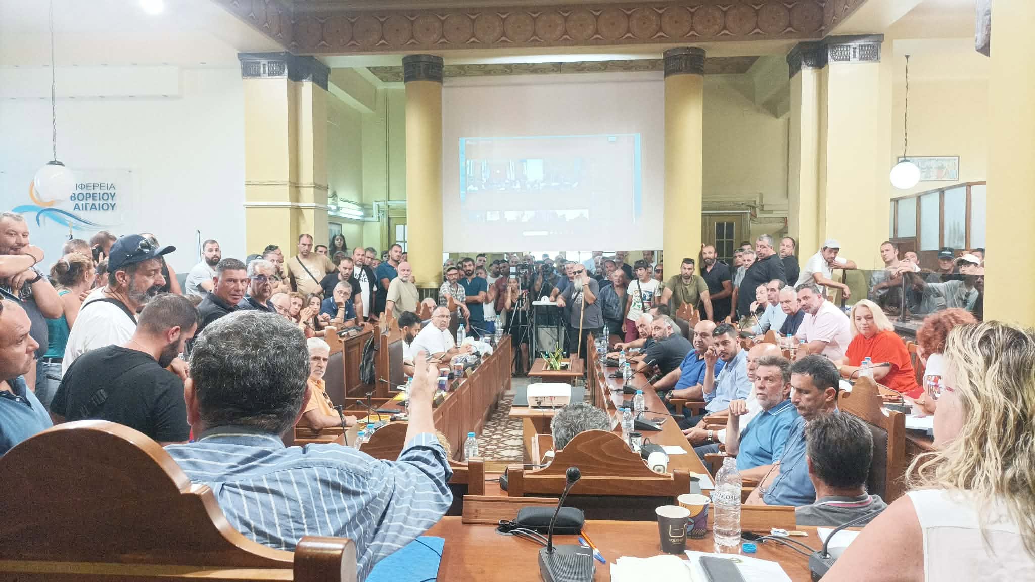 Επεισοδιακή συνεδρίαση της Περιφέρειας για τον αφθώδη πυρετό – Παραιτήθηκαν ο αντιπεριφερειάρχης και ο επικεφαλής της Κτηνιατρικής