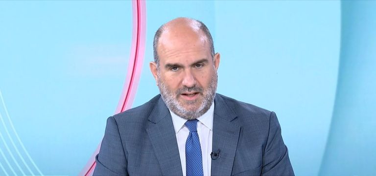 Μαρκόπουλος στο ΕΡΤnews: Στήριξη της μεσαίας τάξης στο κυβερνητικό «ραντάρ» – «Πολιτικό unfair» η επίσκεψη Τσίπρα στη ΔΕΘ πριν από τον Πρωθυπουργό