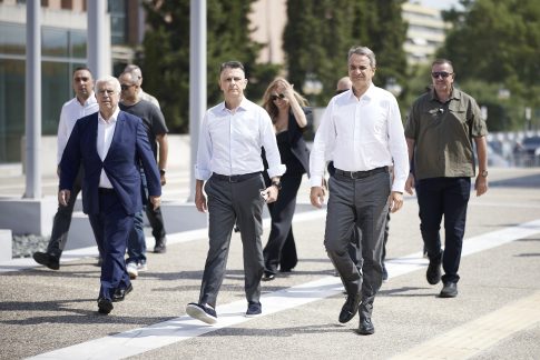 Νεπάλ: Νέα απειλή μετά την καταστροφική κατολίσθηση – Υπερχείλισε λίμνη, κάτοικοι σπεύδουν σε υψηλά σημεία λόγω <strong>υπό τον φόβο νέων πλημμυρών</strong>