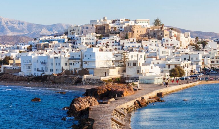 Νέο Ειδικό Χωροταξικό για τον Τουρισμό: Περισσότεροι κανόνες στις πιεσμένες περιοχές, νέα περιθώρια ανάπτυξης στους αναδυόμενους προορισμούς