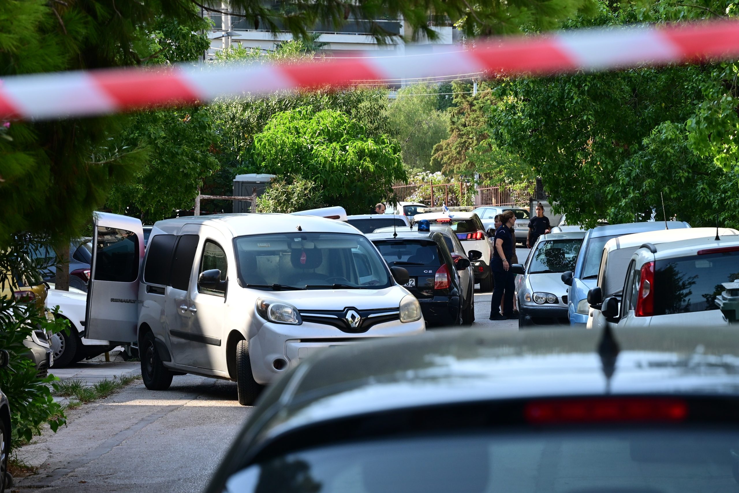 Γυναικοκτονία στη Νέα Σμύρνη: Βιντεοληπτικό υλικό, κινητά τηλέφωνα και μαρτυρίες «χτενίζουν» οι Αρχές – Το παρελθόν του 48χρονου  ​