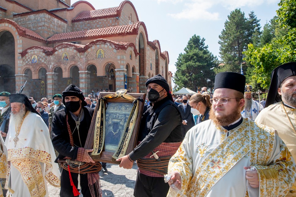 Δεκαπενταύγουστος στην Παναγία Σουμελά: Χιλιάδες πιστοί στο Βέρμιο – Παρουσία του Προέδρου της Δημοκρατίας ο φετινός εορτασμός