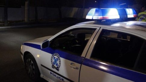 Φωτιά στη Σαλαμίνα: Καίει χαμηλή βλάστηση και απορρίμματα – Μήνυμα εκκένωσης από το 112