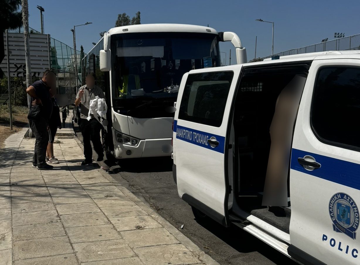 Στη Δικαιοσύνη 48χρονη οδηγός λεωφορείου για επικίνδυνη αναστροφή στη Λεωφόρο Αθηνών – Σουνίου – Διαπιστώθηκαν παραβάσεις και στον ταχογράφο του οχήματος