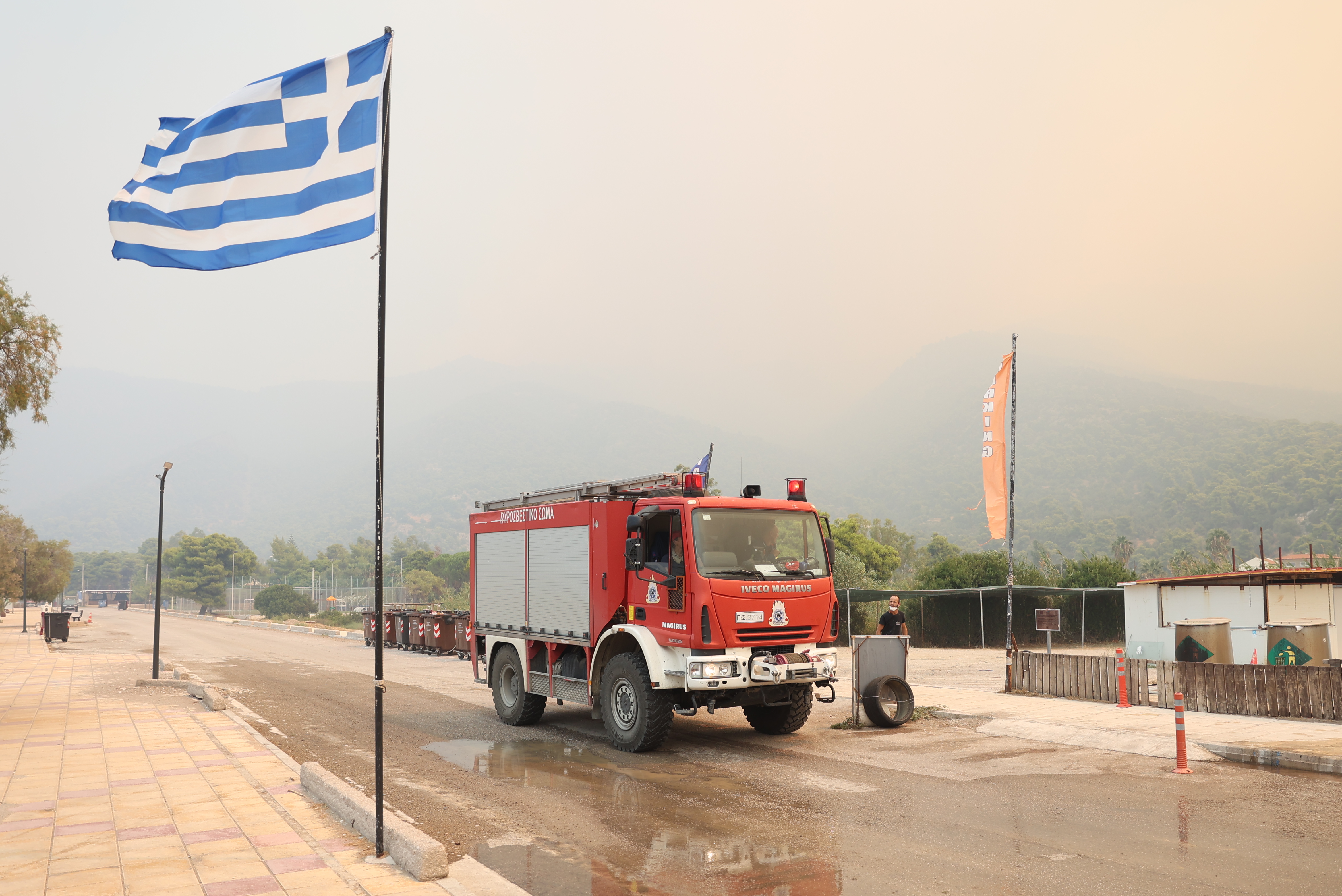 Red Code την Κυριακή σε Αττική, Βοιωτία και Εύβοια: Πότε θα υποχωρήσουν οι θυελλώδεις άνεμοι – Πρόγνωση του καιρού από την Αν. Τυράσκη