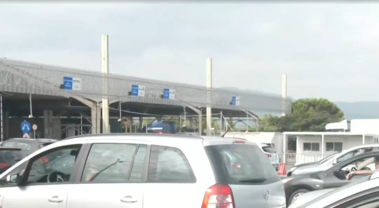 Μποτιλιάρισμα στο τελωνείο των Ευζώνων από τουρίστες Βαλκανικών χωρών
