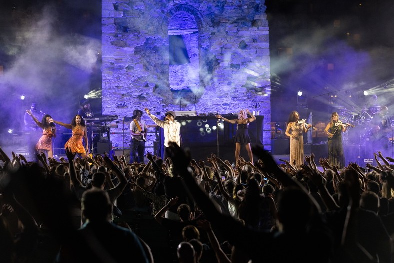 Soul II Soul: Μετέτρεψαν το Sani Hill σε ένα μεγάλο καλοκαιρινό soul party