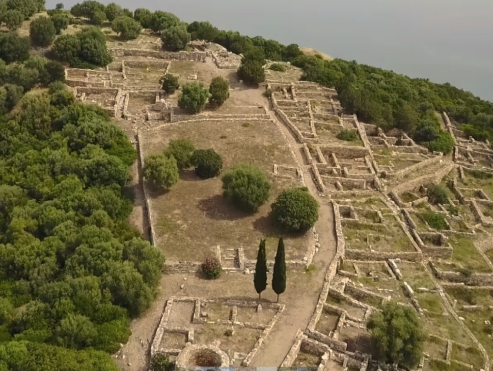 ΥΠΠΟ: Αναβαθμίζεται ο αρχαιολογικός χώρος του Ραμνούντος – Αποκατάσταση του φρουρίου και νέα έργα πρόσβασης