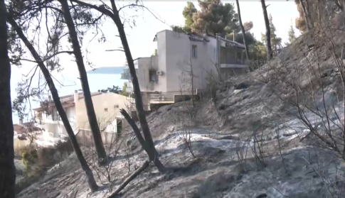 Η Ουγγαρία θα βυθίσει δύο φορτηγίδες κοντά στο πυρηνικό εργοστάσιο του Paks για να εξασφαλίσει την ψύξη του