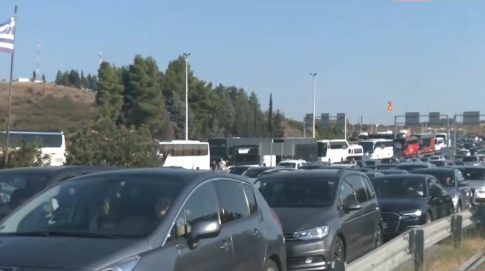 Αναχωρούν οι αδειούχοι του Αυγούστου – Στο κατακόρυφο η έξοδος των εκδρομέων από τη Θεσσαλονίκη