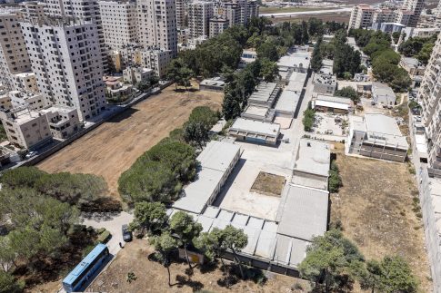 Ιράν: Ηπιότερες από τις προαναγγελθείσες οι αμερικανικές κυρώσεις – Υποχωρεί το ριάλ ενώ η Τεχεράνη επικήρυξε τον Μπάρον Τραμπ