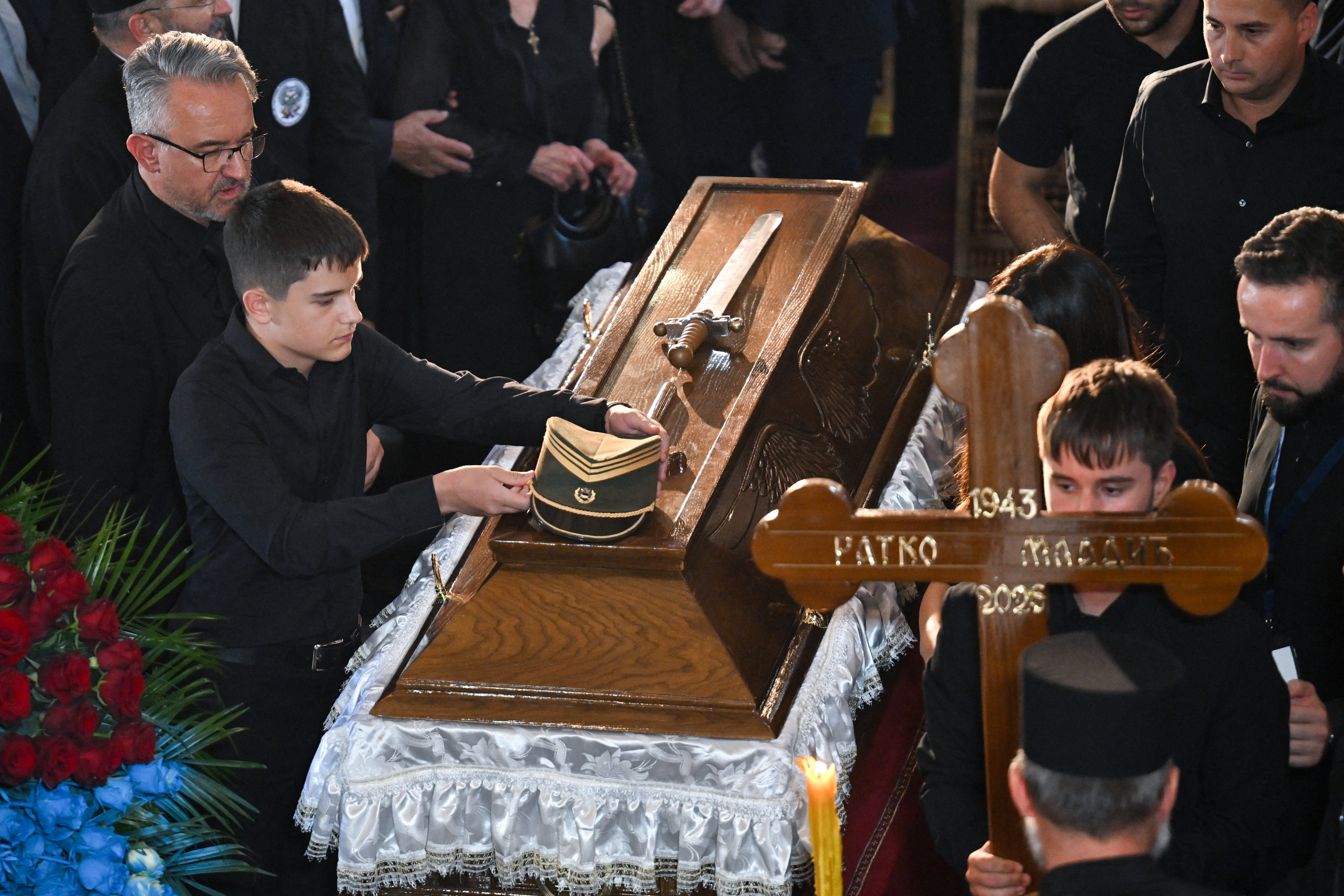 Σερβία: Με τιμές κηδεύτηκε ο εγκληματίας πολέμου Ράτκο Μλάντιτς