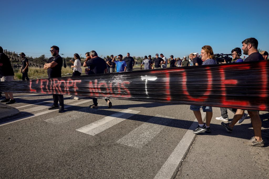 Αντιδράσεις για τις αυξημένες τιμές των καυσίμων σε όλη την Ευρώπη: Επεισόδια στην Γαλλία – Φορολογικές ελαφρύνσεις εξετάζει η Ιταλία