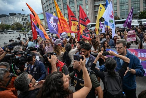Καύσιμα: Πάνω από τα 2,14 ευρώ το πετρέλαιο κίνησης – Προειδοποιήσεις για «καθημερινές αυξήσεις» από τα διυλιστήρια