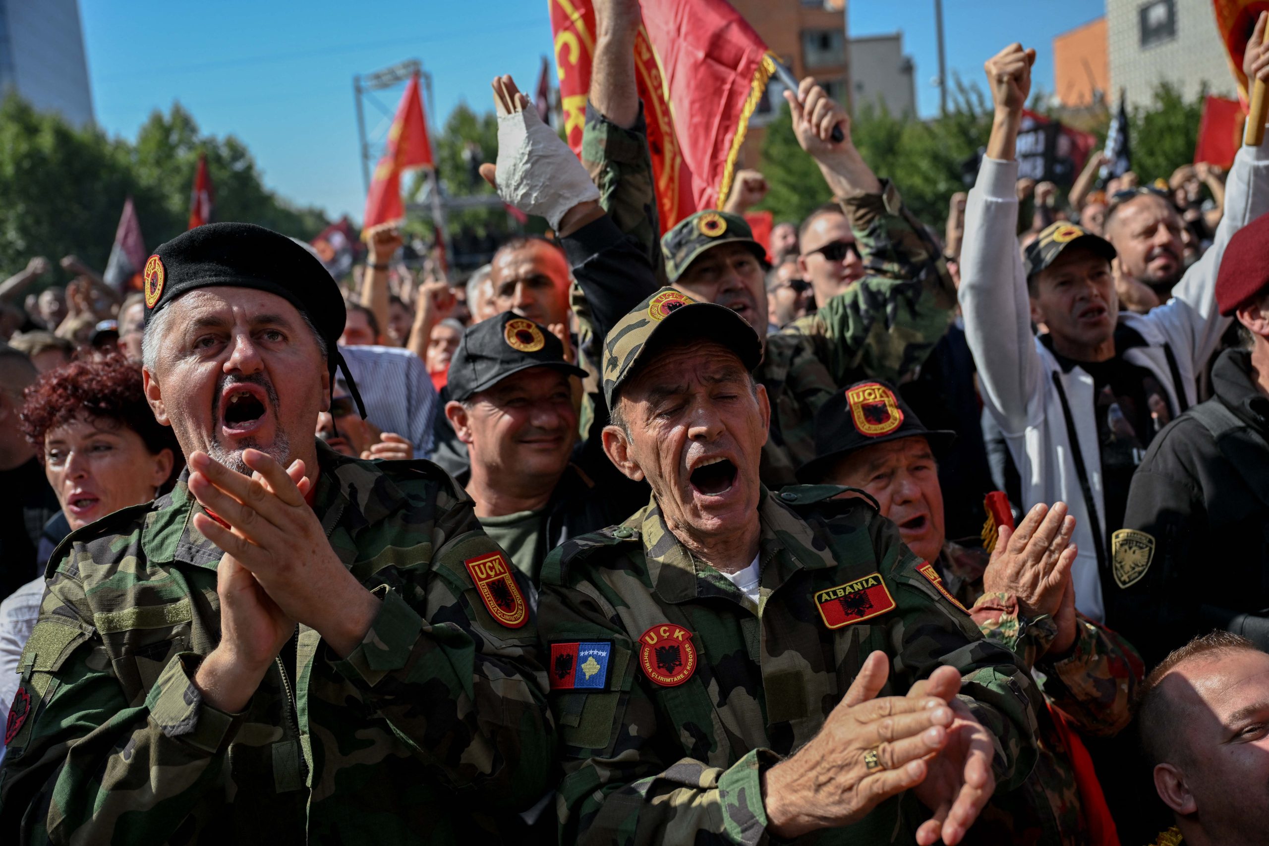 Αγανάκτηση προκάλεσε στο Κόσοβο η καταδικαστική απόφαση για τον Χάσιμ Θάτσι και τους τρεις πρώην διοικητές του UCΚ