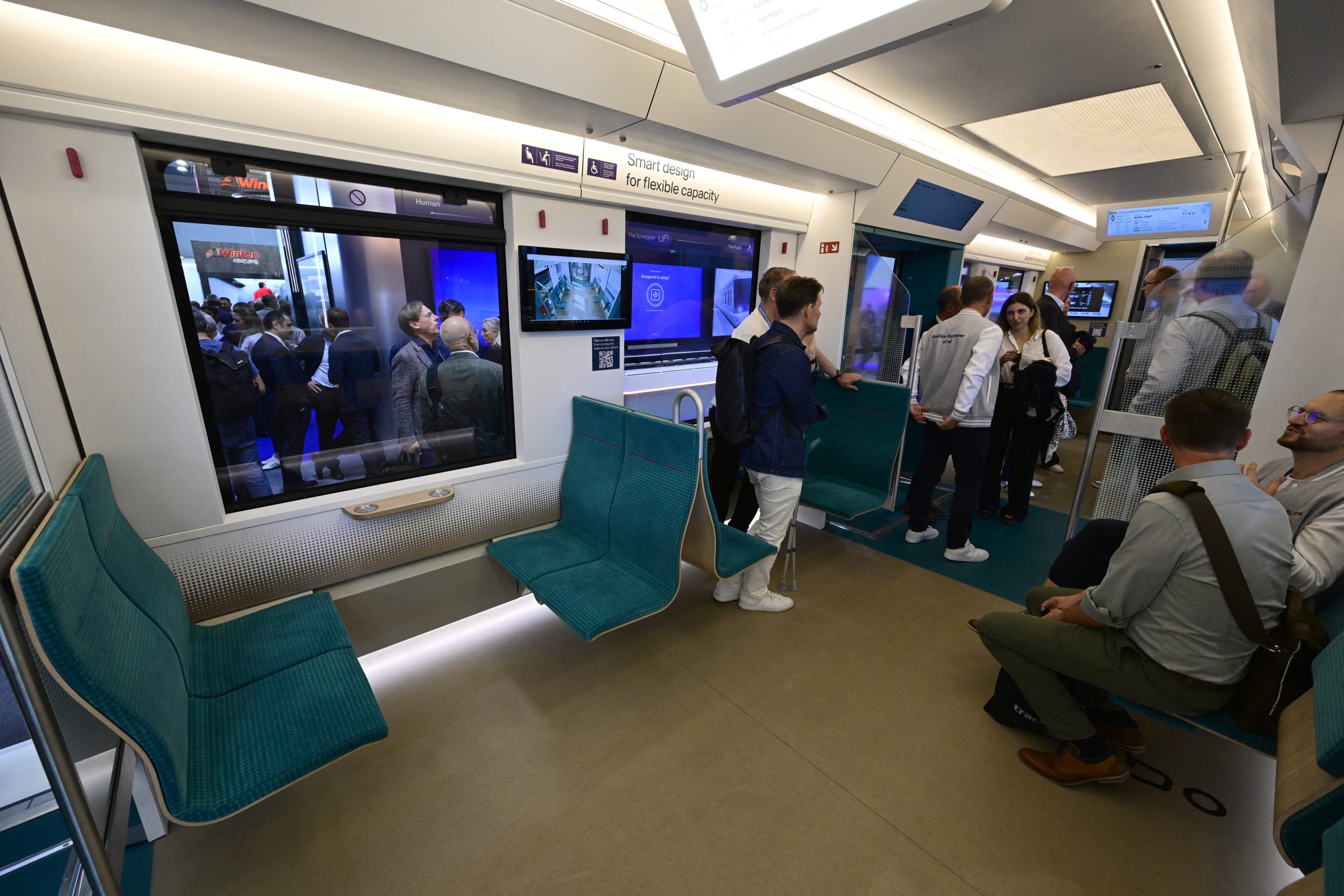 GERMANY-TRANSPORT-FAIR-INNOTRANS Τζιτζικώστας: Βασική παράμετρος για τον ευρωπαϊκό σιδηρόδρομο, η ασφάλεια