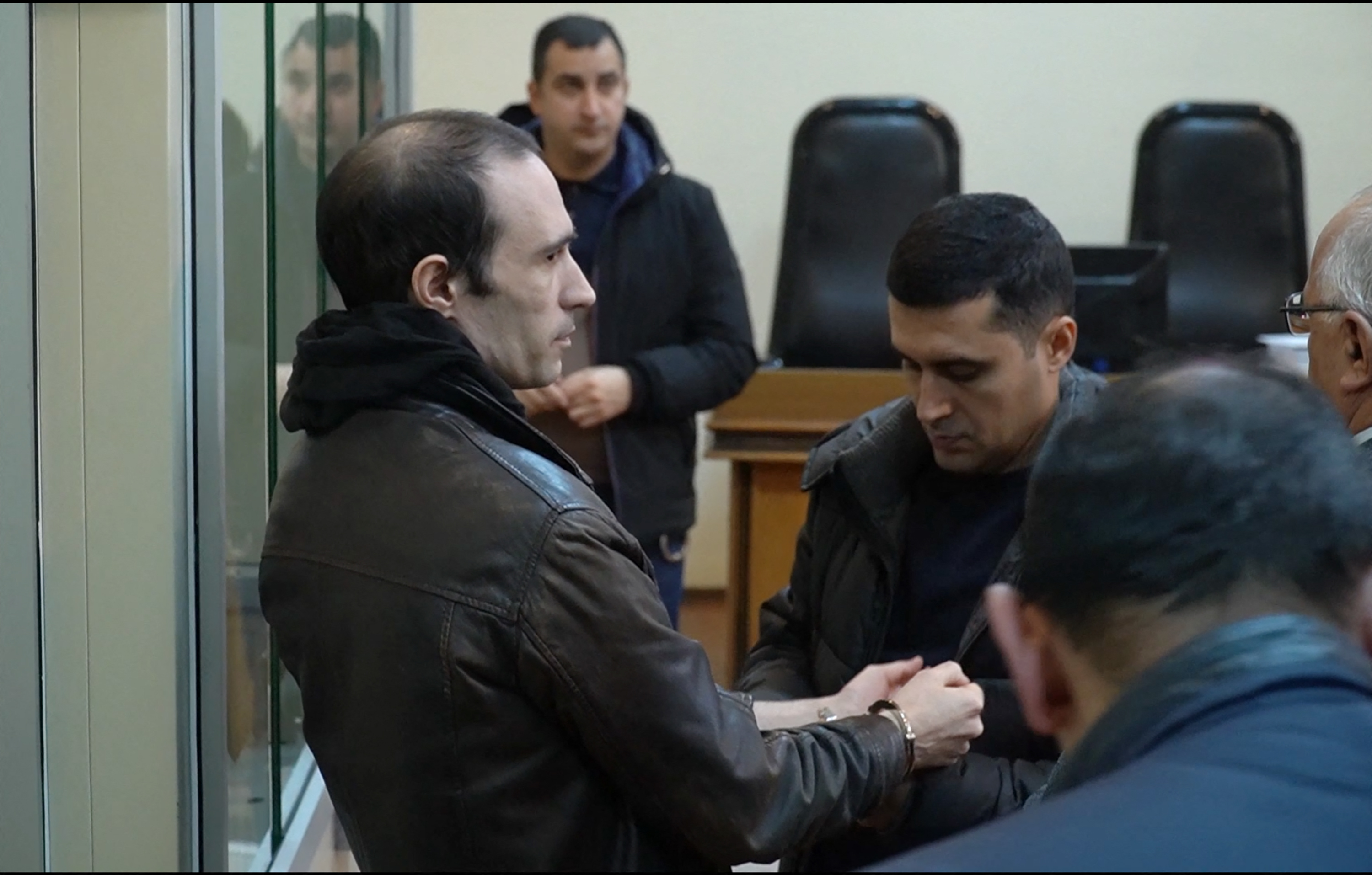 Αζερμπαϊτζάν: Ο Αλίεφ απένειμε χάρη στον Γάλλο κρατούμενο Μ. Ραϊάν μετά την άρση κυρώσεων της ΕΕ σε βάρος του Ρώσου Αλισάν Ουσμάνοφ