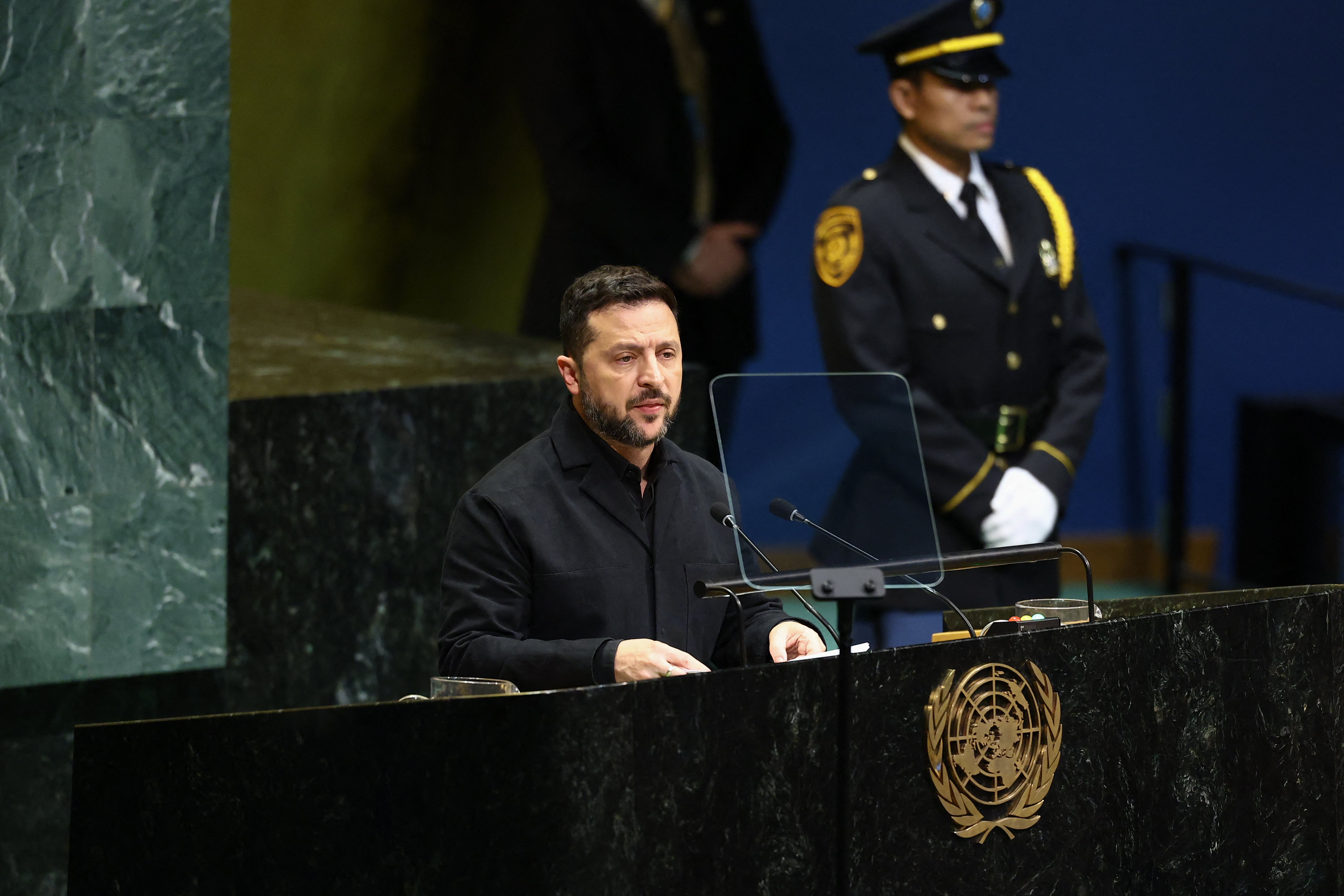 Ζελένσκι: Η παραφροσύνη του Πούτιν παρασύρει τον κόσμο στον πόλεμό του